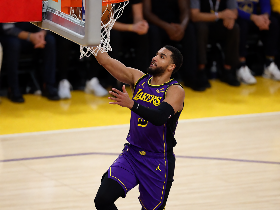 NBA湖人vs勇士常规赛精彩瞬间